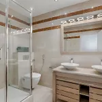 4 Bedroom Avenue Kléber * Parigi