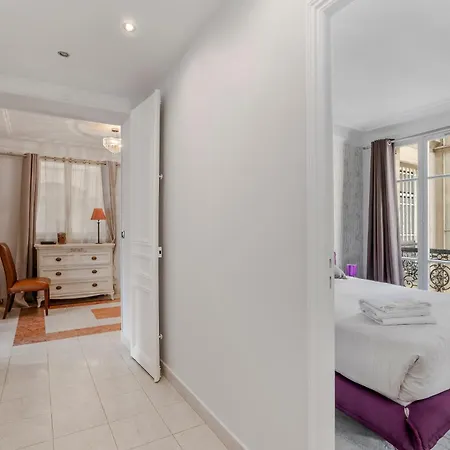 4 Bedroom Avenue Kléber * Paris