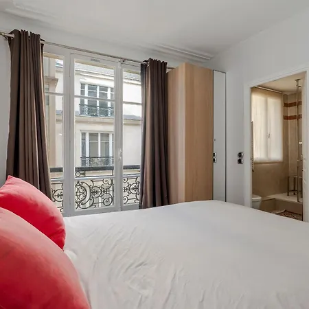 Апартаменты 4 Bedroom Avenue Kleber Париж