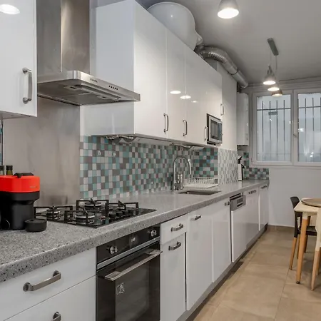 Apartment 4 Bedroom Avenue Kleber