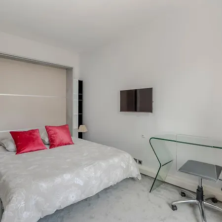 4 Bedroom Avenue Kleber Apartament Paryż