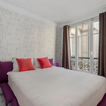 4 Bedroom Avenue Kleber Apartament *