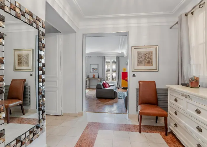 Luxury 5-bed - Opposite The Eiffel Tower - Located On Avenue Kleber شقة *