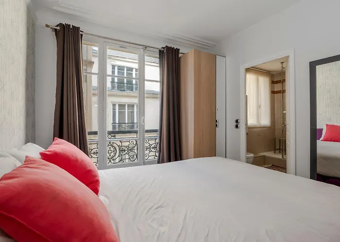 شقة Luxury 5-bed - Opposite The Eiffel Tower - Located On Avenue Kleber باريس