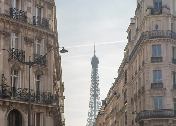 Luxury 5-bed - Opposite The Eiffel Tower - Located On Avenue Kleber شقة *