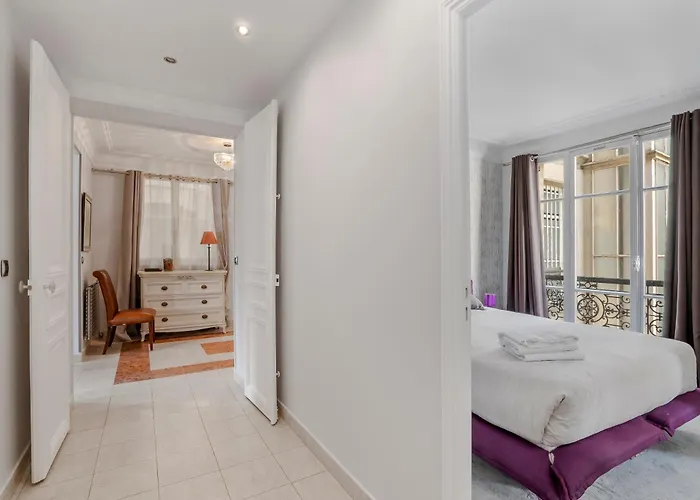 Luxury 5-bed - Opposite The Eiffel Tower - Located On Avenue Kleber * باريس