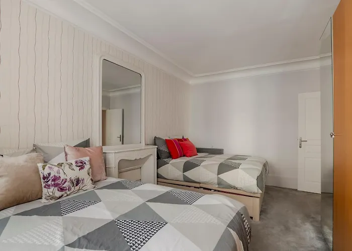 Luxury 5-bed - Opposite The Eiffel Tower - Located On Avenue Kleber * باريس