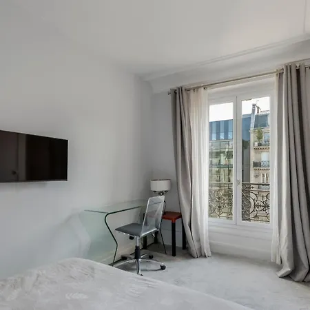 Apartment 4 Bedroom Avenue Kleber